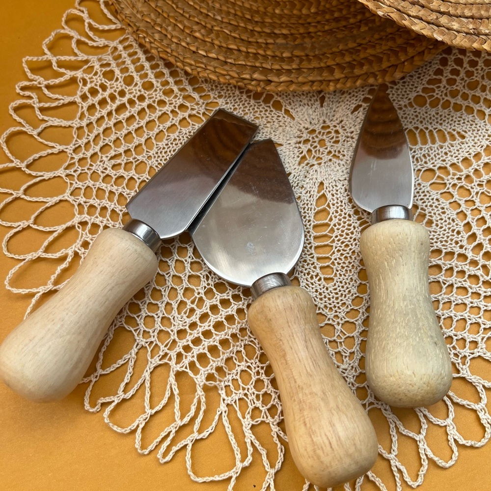 Cheese‎ Knives